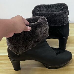 Black Fur-Lined Women's Boots